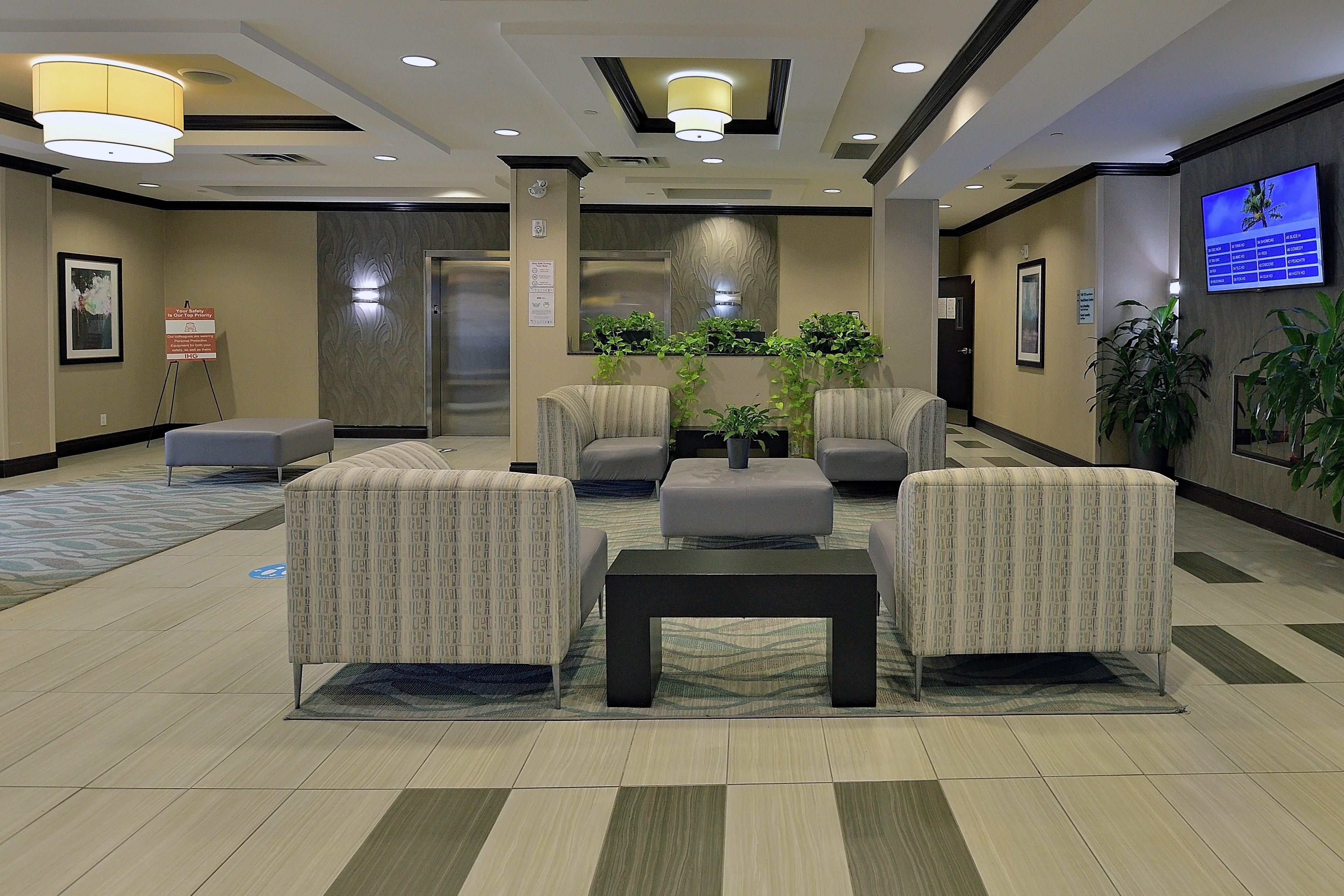 Holiday Inn Express & Suites Ottawa East-Orleans By Ihg Exterior foto