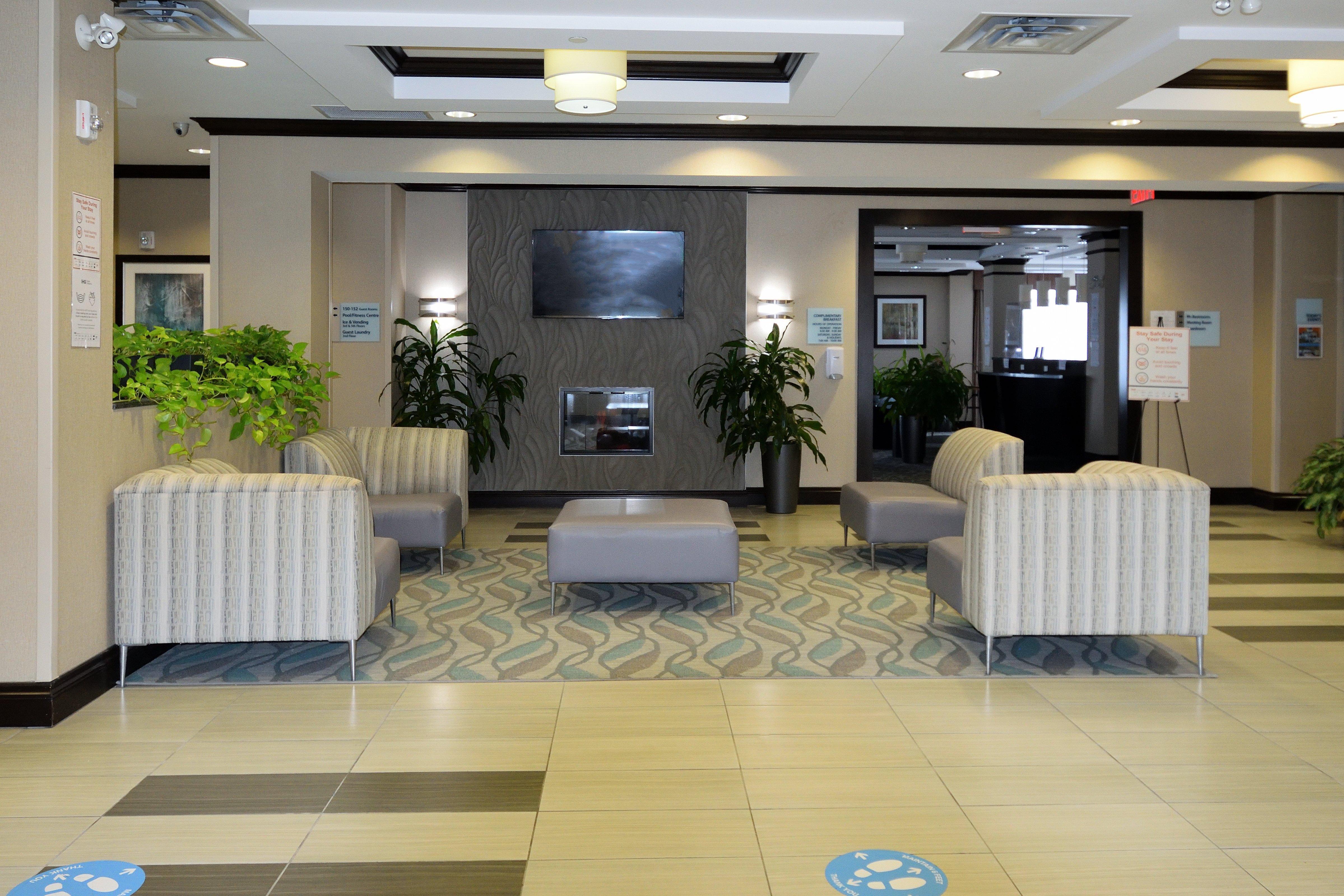 Holiday Inn Express & Suites Ottawa East-Orleans By Ihg Exterior foto